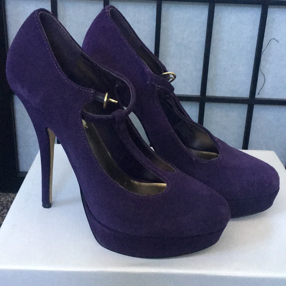 Suede Steve Madden Heels 🖤